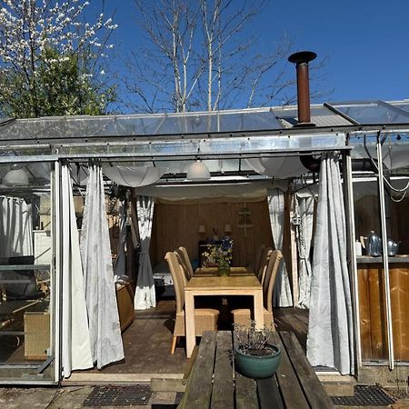 Vrijstaande Accommodatie Glamping De Kas Inn Hank Exterior photo